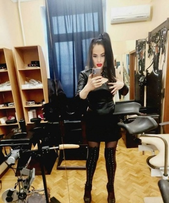 Я создаю атмосферу, наполненную страстью и наслаждением, где все твои фантазии станут реальностью. Мои услуги разнообразны и настроены на твою максимальную удовлетворенность. Я готова исполнить каждое твое желание и открыта для экспериментов. Мои фото настоящие и позволяют тебе представить себя рядом со мной. Мои клиенты остаются довольны и всегда возвращаются ко мне снова. Живу в Москве, готова встретиться с тобой в любое удобное для тебя время. 😘🔥💋 Инна